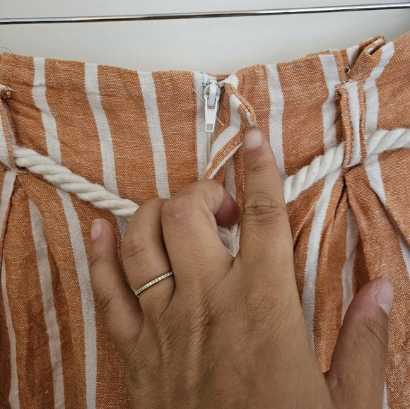 Shorts - Picture 3 of 4